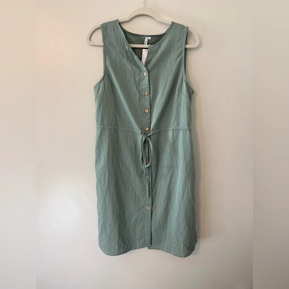 Dress - Picture 1 of 4